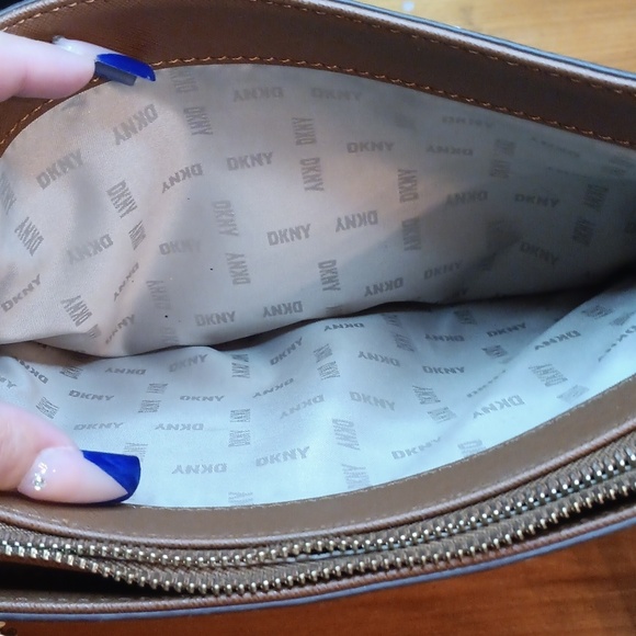 DKny Designer Brown Patterned Women's Bag - Picture 8 of 9